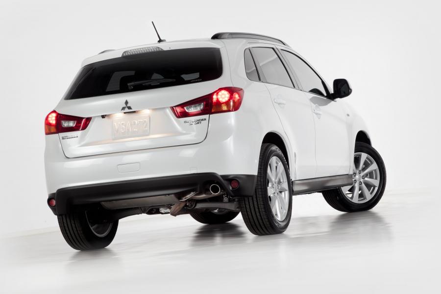  Mitsubishi Outlander Sport 2013 года  (фото 16 из 83)